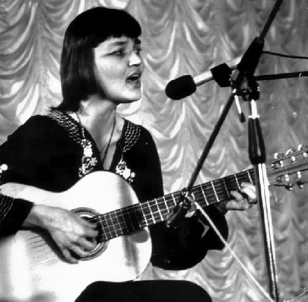 актриса и певица Ольга Кочеткова