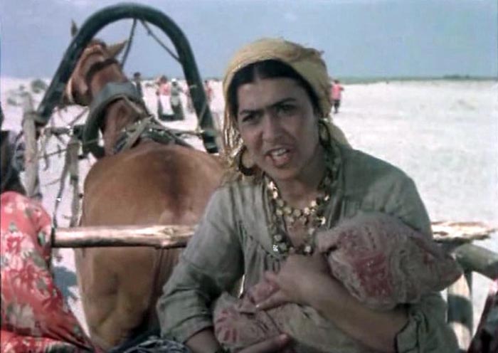 Ольга Петрова в фильме Трудное счастье