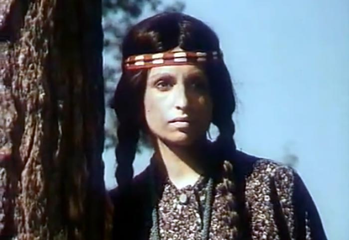 Ольга Симонова-Партан в фильме В дебрях, где реки бегут