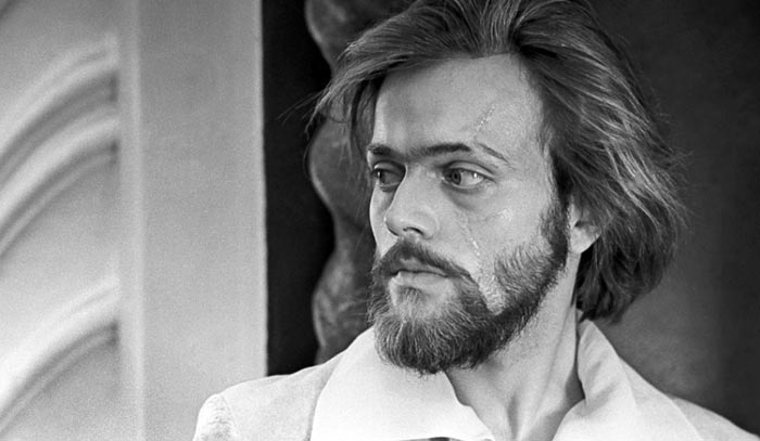 Андрей Харитонов в фильме Овод