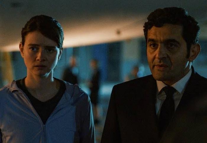 Полин Этьенн в сериале В ночь