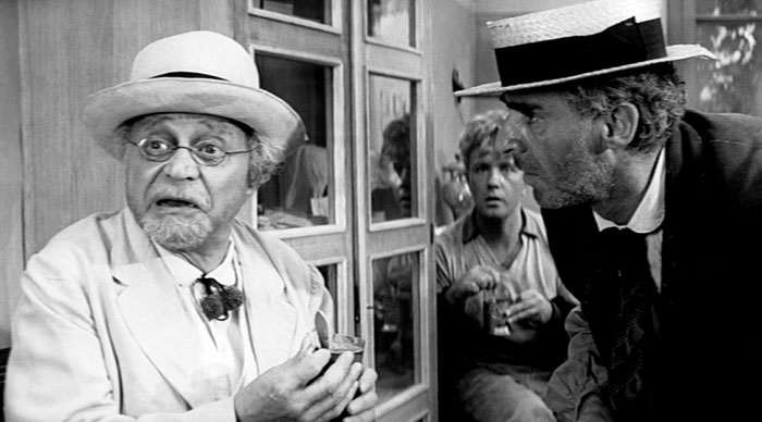 Павел Павленко в фильме Золотой телёнок