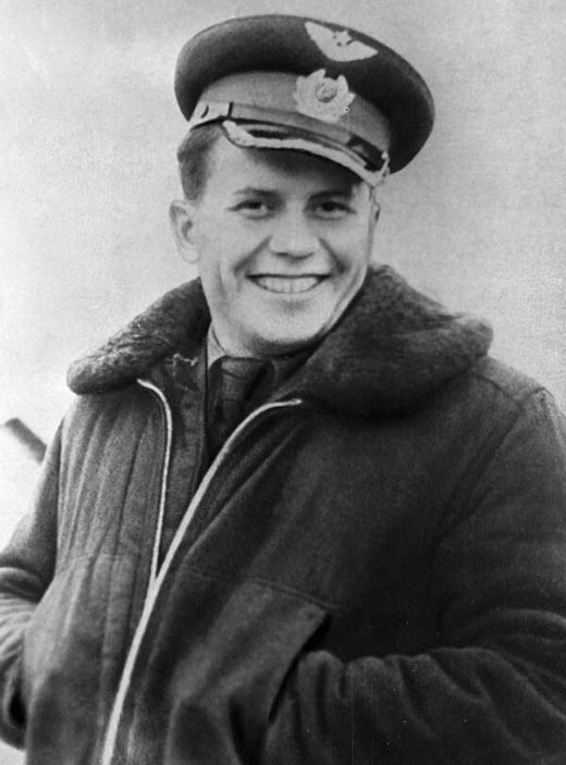 Павел Попович в молодости