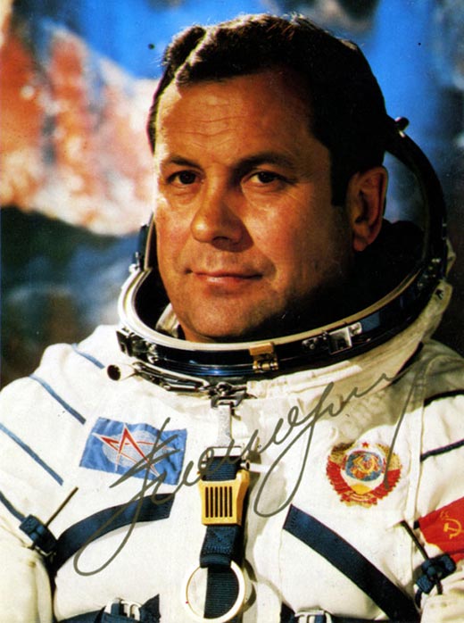 Летчик-космонавт Павел Попович