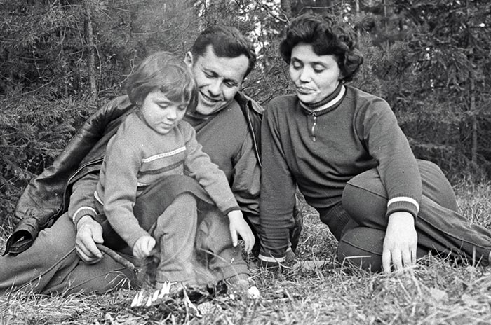 Павел Попович и Марина Попович с дочерью