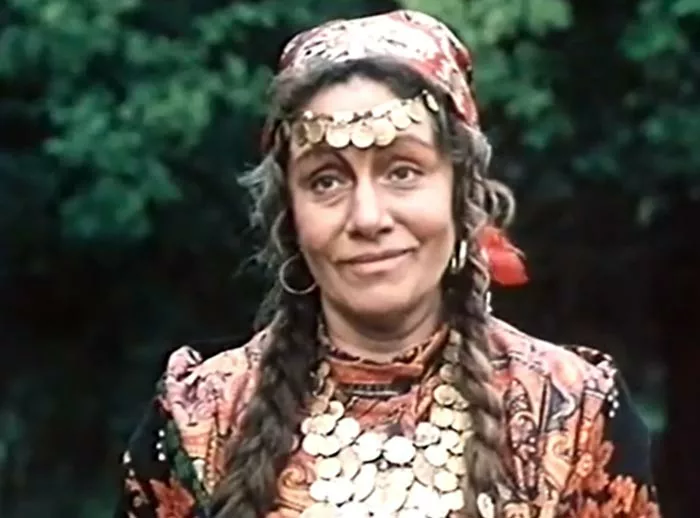 Людмила Филатова в фильме Цыганский барон