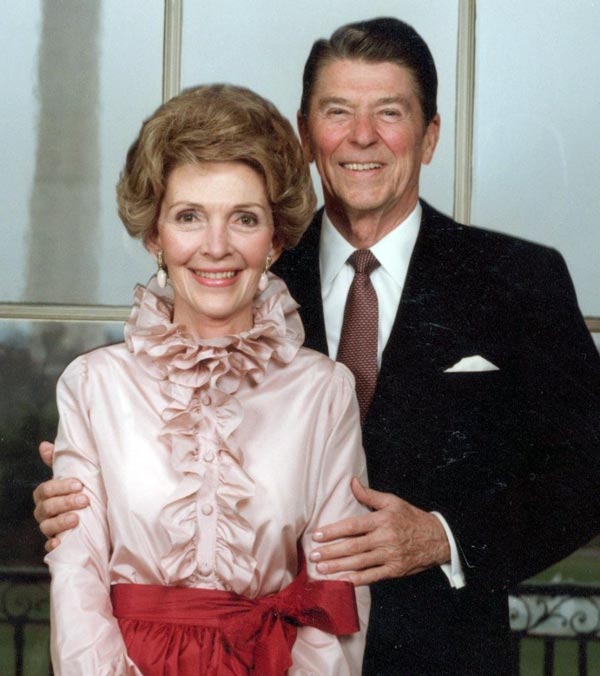 Нэнси Рейган (Nancy Reagan) - биография, новости, личная жизнь, фото -  stuki-druki.com