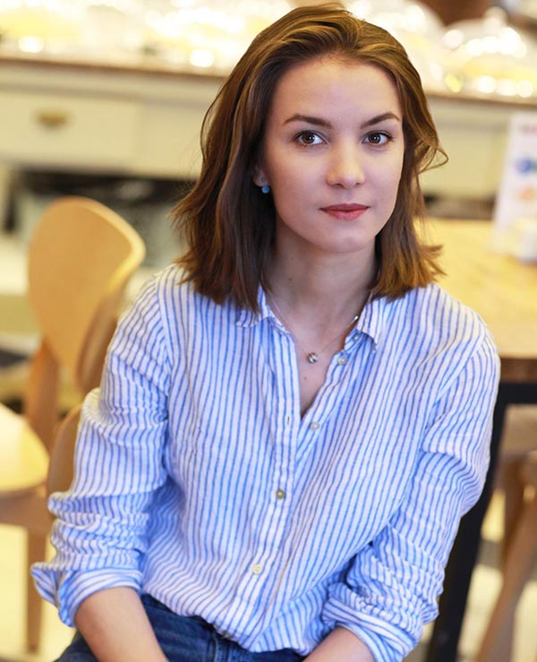 актриса Регина Биккинина