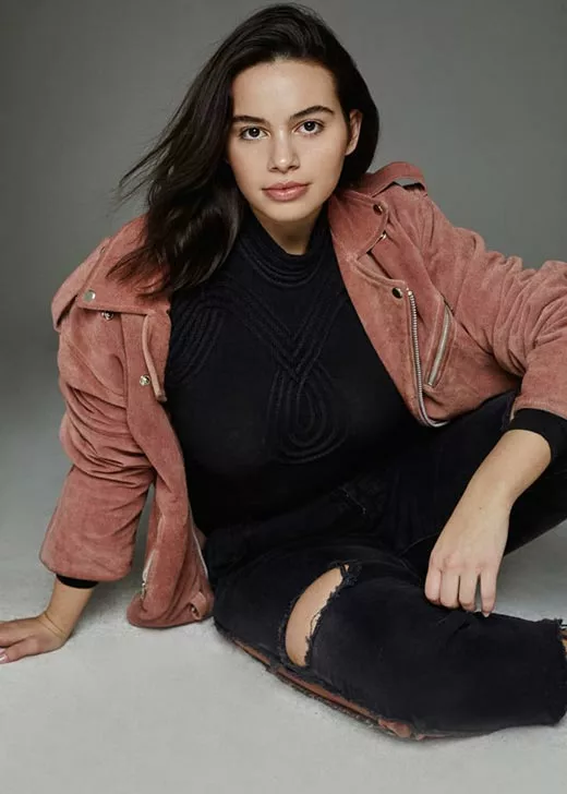 модель Райли Тикотин