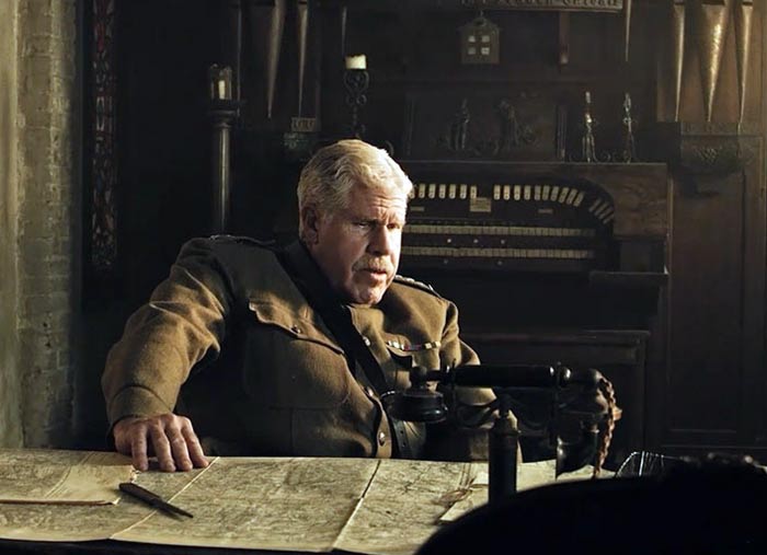 Рон Перлман в фильме Великая война