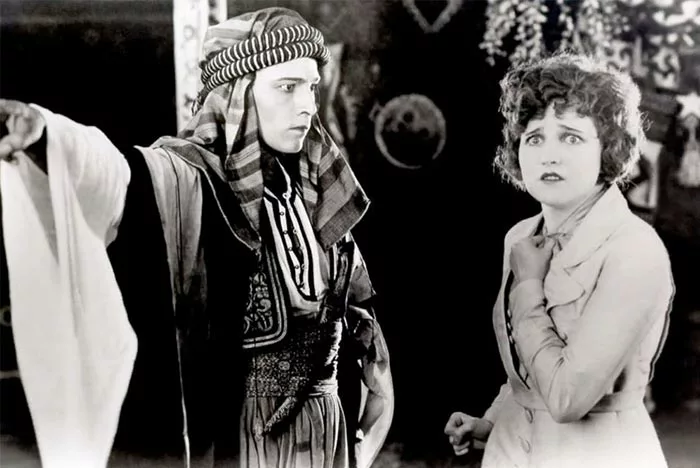Рудольф Валентино в фильме Шейх