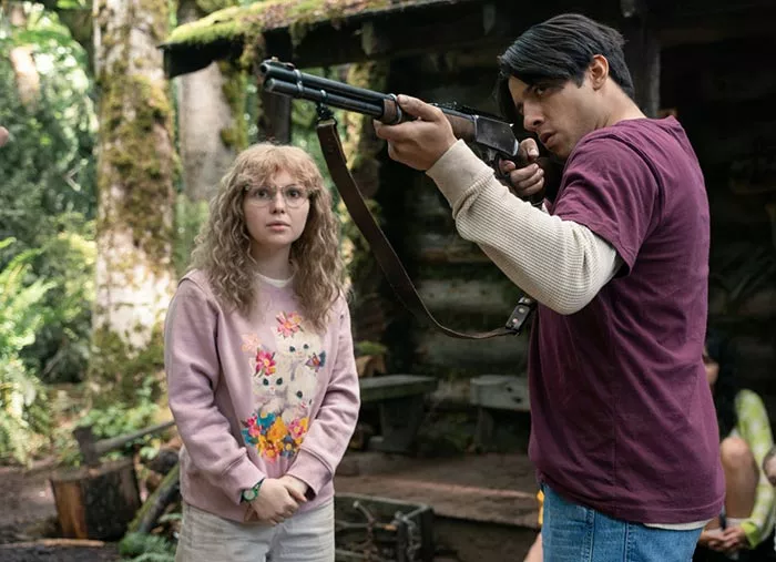 Сэмми Ханратти в сериале Шершни