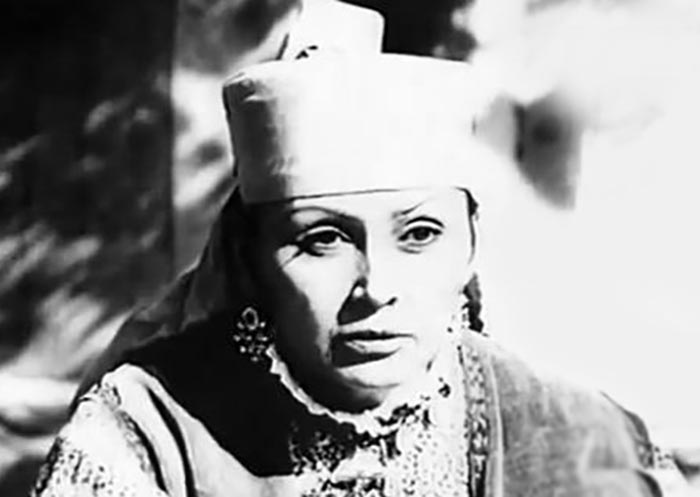 Сайрам Исаева в фильме Восточная плутовка