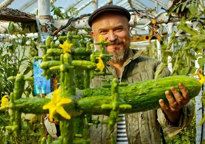 Сергей Чихачев в фильме Русская Кибердеревня