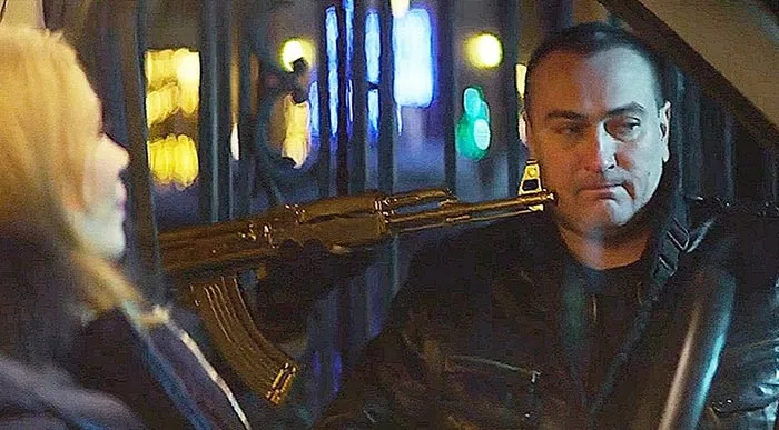 Сергей Карлов в фильме Полицейский с Рублёвки Новогодний беспредел