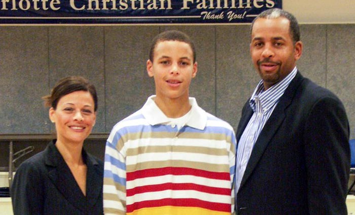 Стефен Карри в детстве с родителями