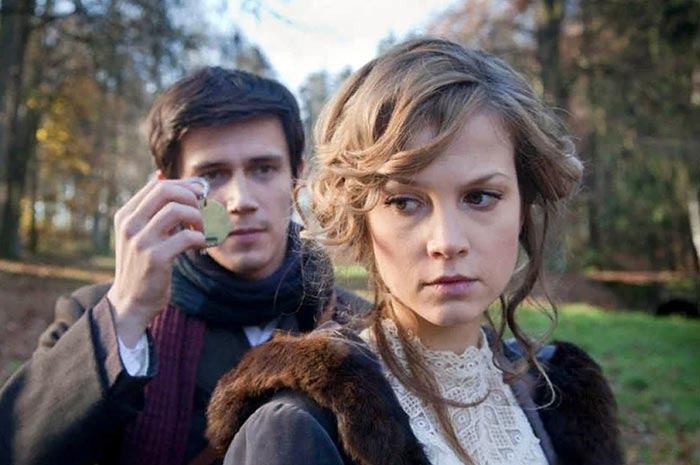 Сильвия Хукс в фильме Девушка и смерть