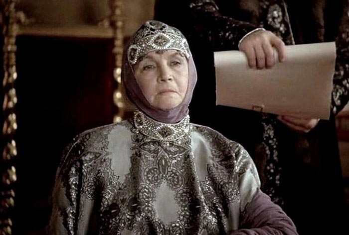 Тамара Макарова в роли царицы Натальи Кирилловны