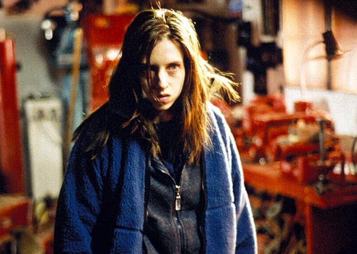 Татьяна Маслани в фильме Сестра оборотня