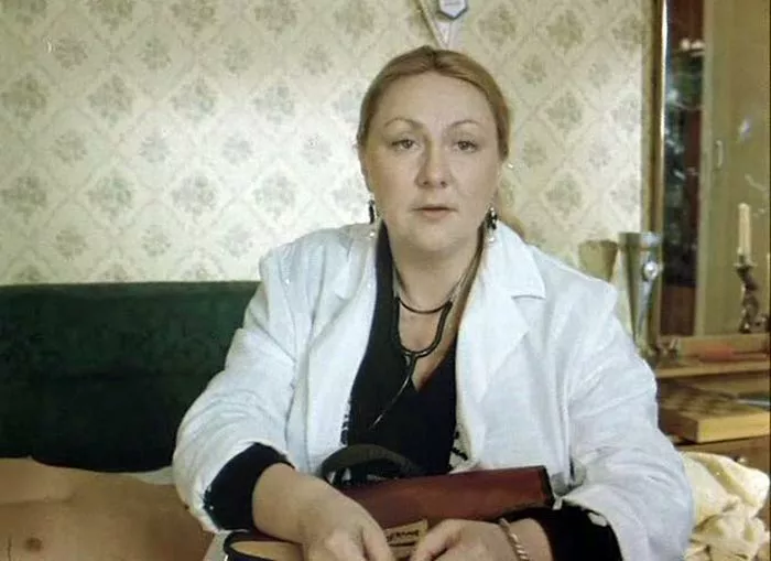 Татьяна Шелига в фильме Муж собаки Баскервилей