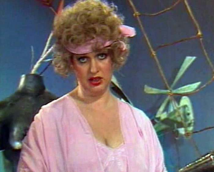 Татьяна Сурначева в фильме С луны свалился