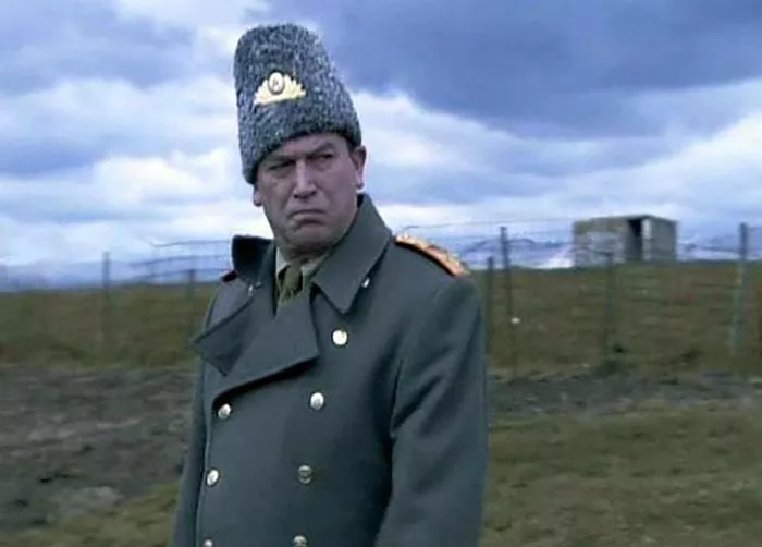 Тим Вудвард в роли Митрофана Неделина