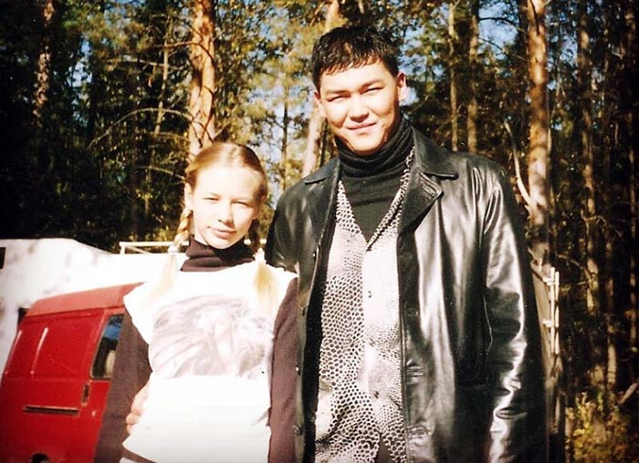 Турар Мураталиев и Светлана Устинова на съемках фильма Бумер Фильм второй