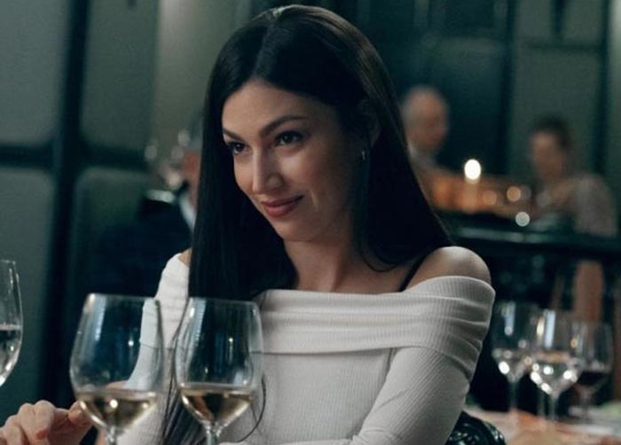 Урсула Корберо в сериале Тело в огне