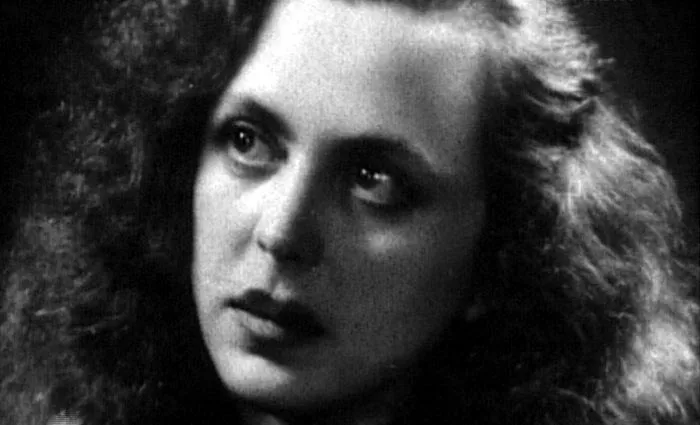 Валентина Караваева в молодости