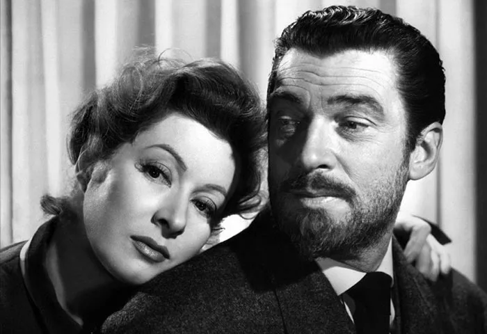 Уолтер Пиджон в роли Пьера Кюри