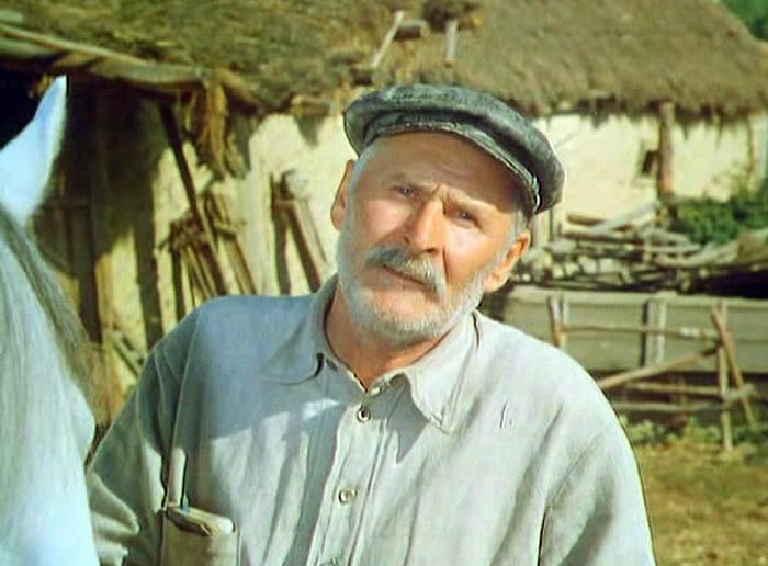 Владимир Алексеенко в фильме Тревожный месяц вересень