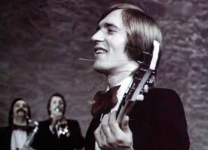 гитарист Владимир Шурыгин