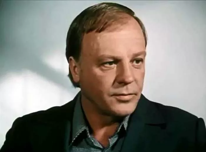 Всеволод Платов в фильме Алтунин принимает решение