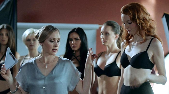 Юлия Попова в сериале Ворона