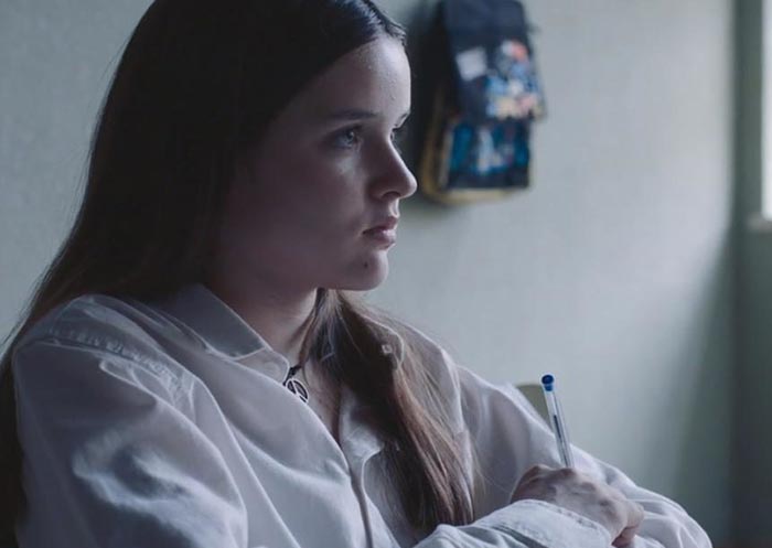 Зои Арнао в фильме Девочки