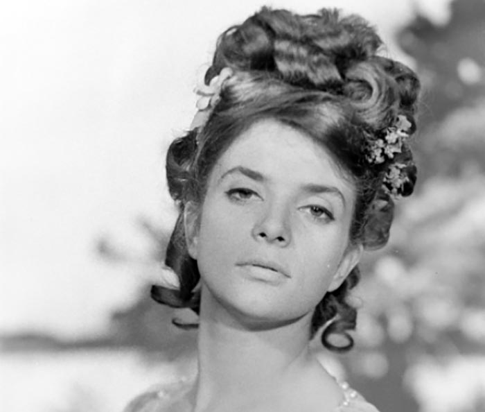 Зофия Сареток в фильме Пепел