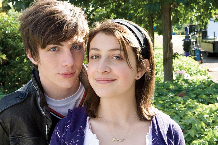 Аарон Тейлор-Джонсон в фильме Ангус, стринги и поцелуи взасос