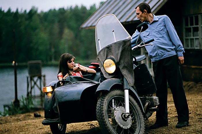 Агния Кузнецова в роли Анжелики в фильме Груз 200