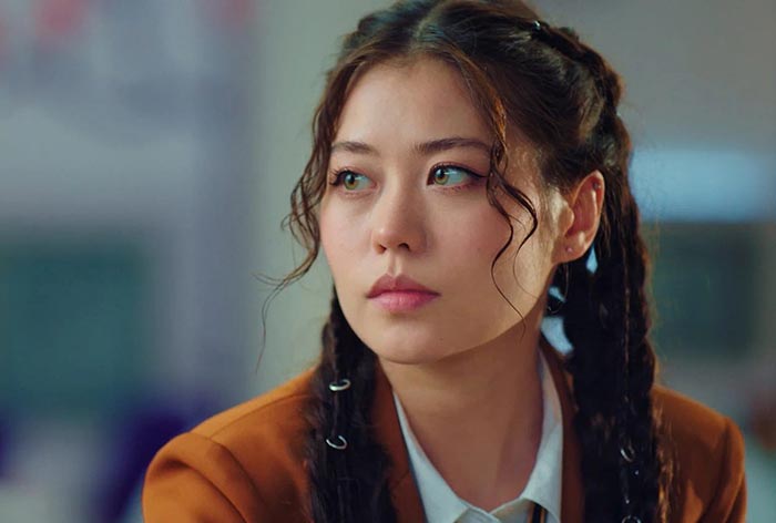 Аида Курмангалиева в сериале Таргет