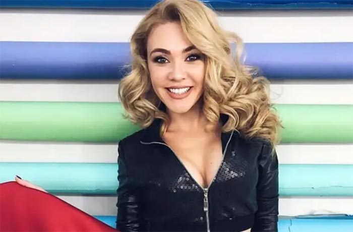 Аида Слезовская в группе «Стрелки»)