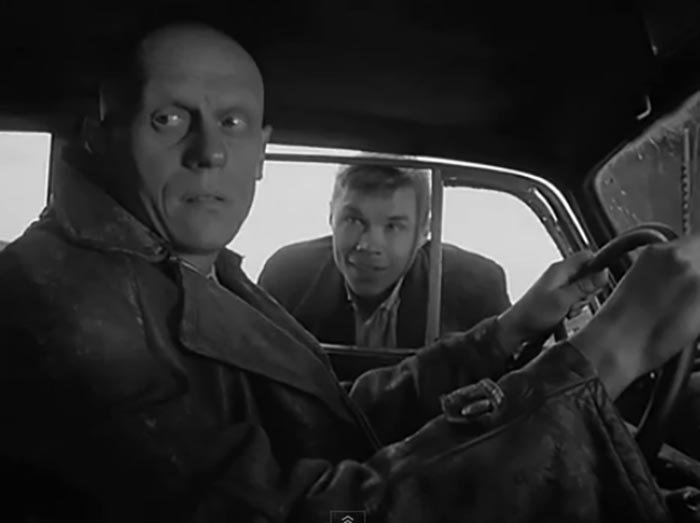 Илья Иванов в фильме Чужая белая и рябой