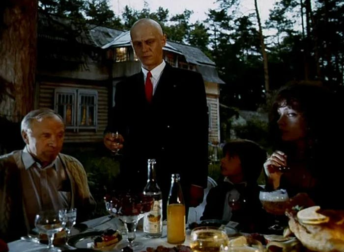 Илья Иванов в фильме Дом под звёздным небом