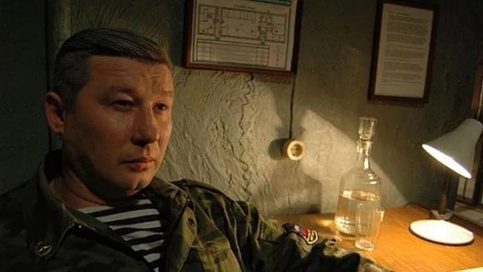 Олег Протасов в роли майора Шверника в сериале Зона