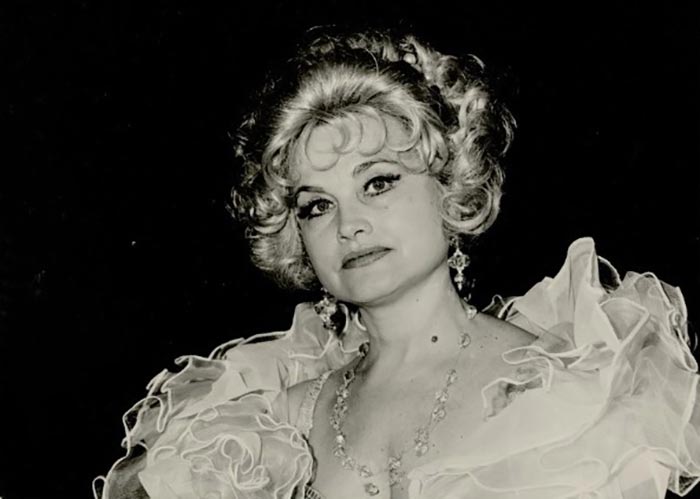 артистка оперетты Альбина Быкова