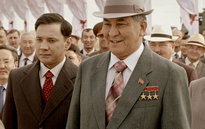 Алдабек Шалбаев в фильме Так сложились звёзды