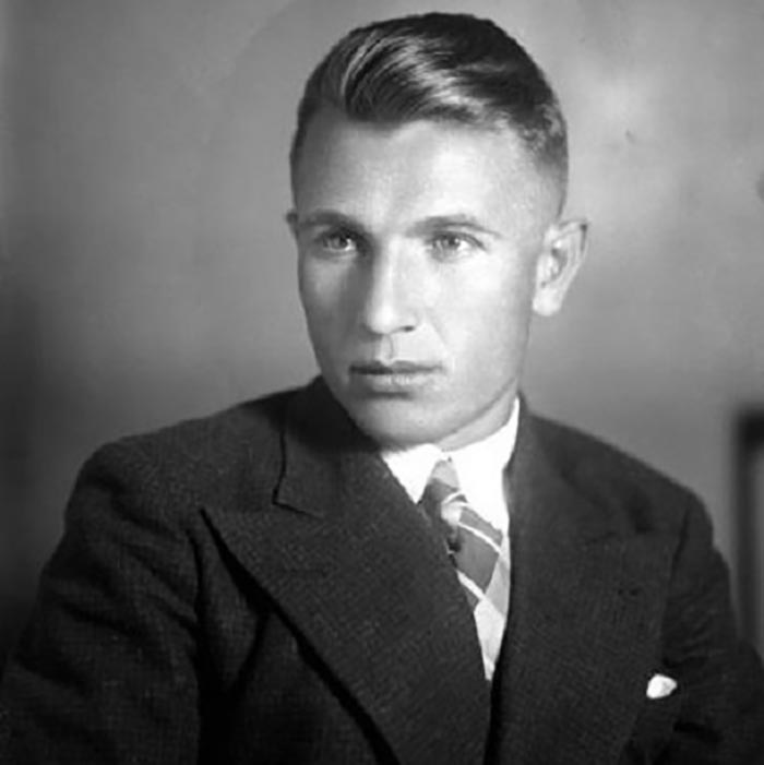 актер Алексей Иванович Баринов