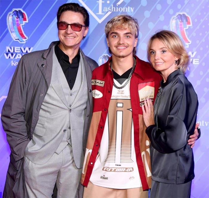 Александр Филин с родителями