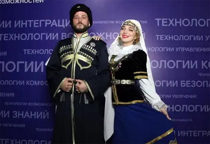 Александр Гузко и жена Анна Васильева