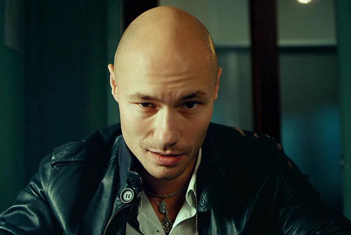 Александр Давыдов в сериале СашаТаня