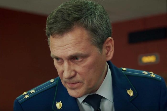 Александр Клемантович в сериале Медиум